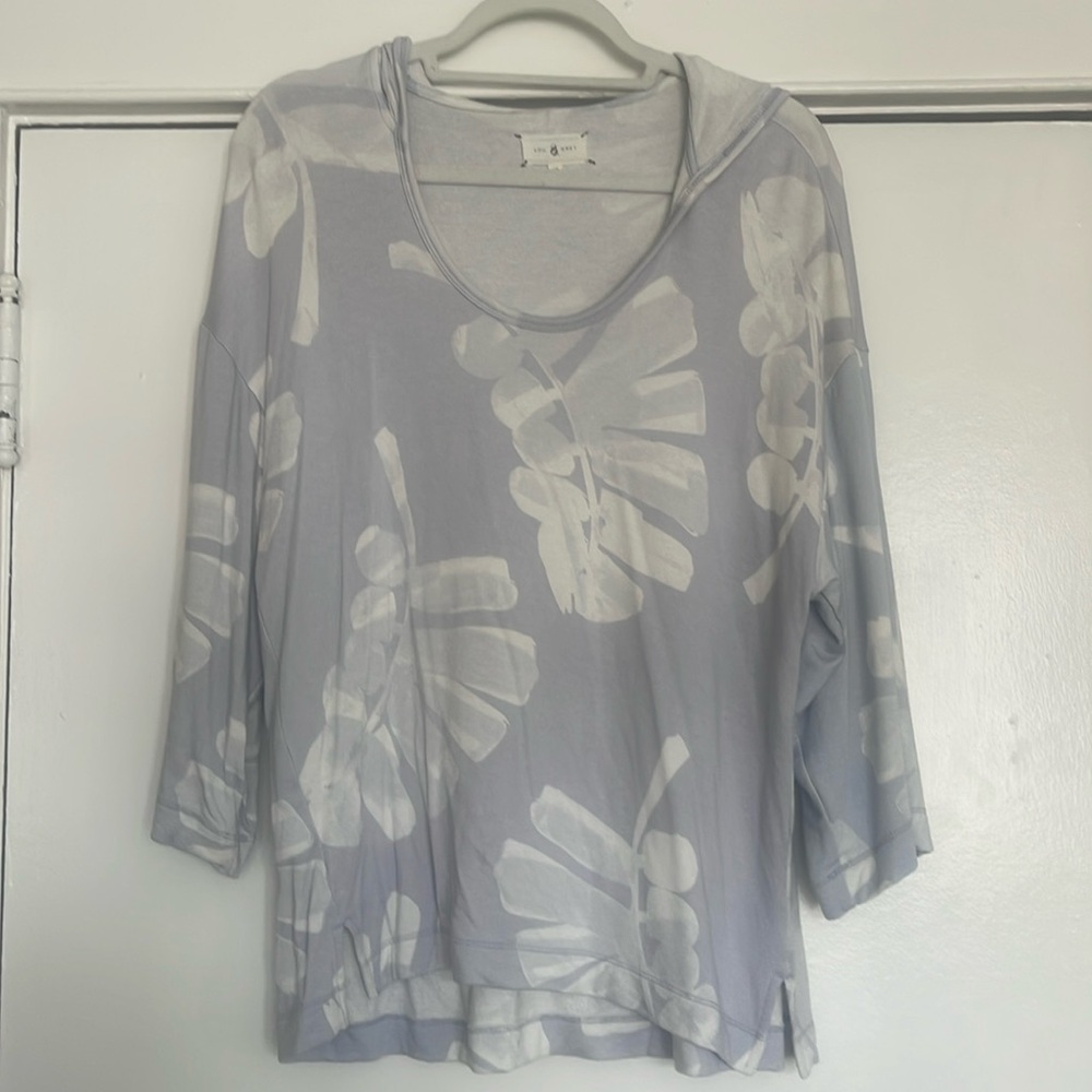 Lou & Grey super comfy and soft 3/4 sleeve hoodie